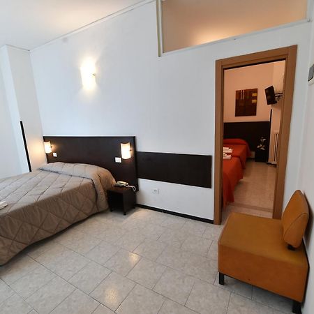 רימיני Hotel Okinawa מראה חיצוני תמונה