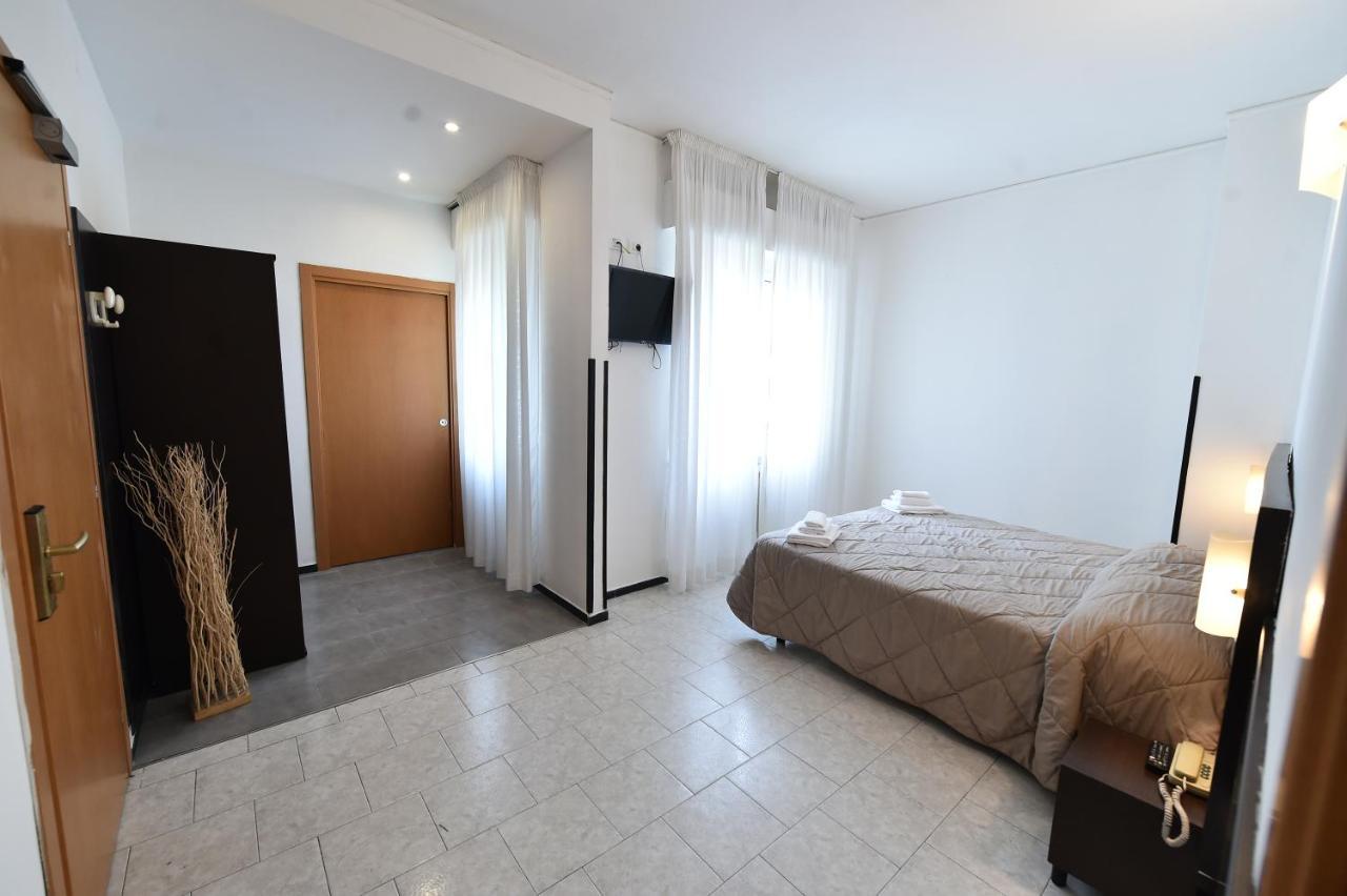 רימיני Hotel Okinawa מראה חיצוני תמונה