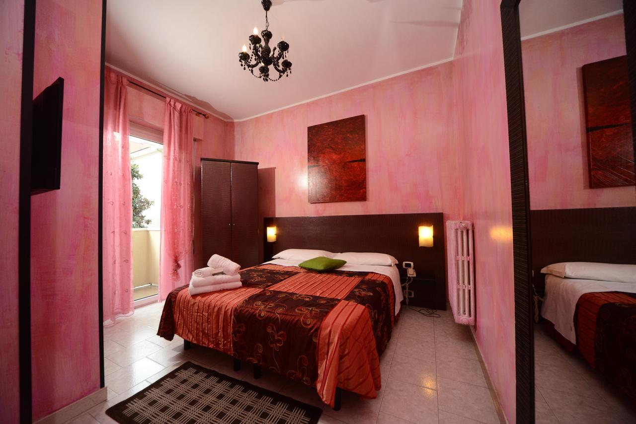 רימיני Hotel Okinawa מראה חיצוני תמונה